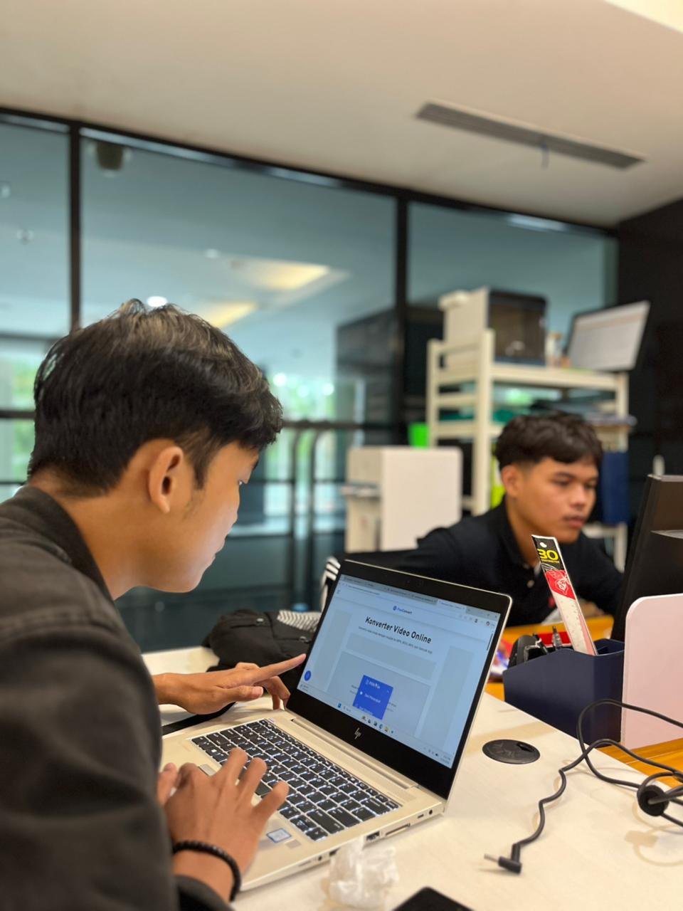 Lobby Utama Scientia Square